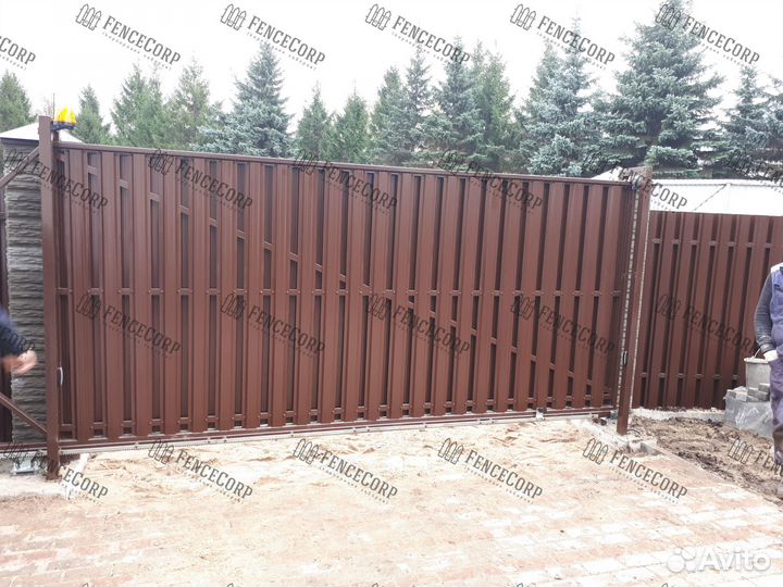 Откатные ворота из штакетника для дачи