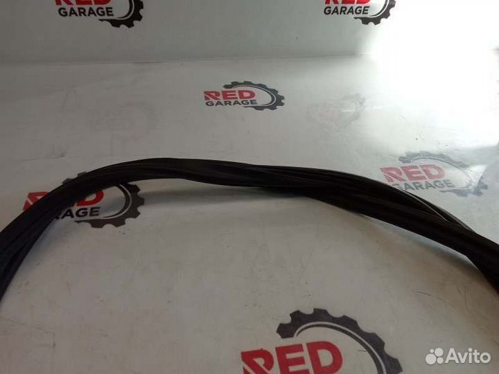 Уплотнительная резинка двери багажника Mini