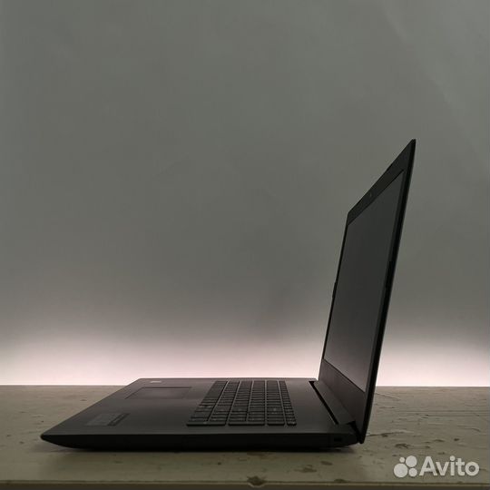 Ноутбук Lenovo 17 дюймов, с ssd
