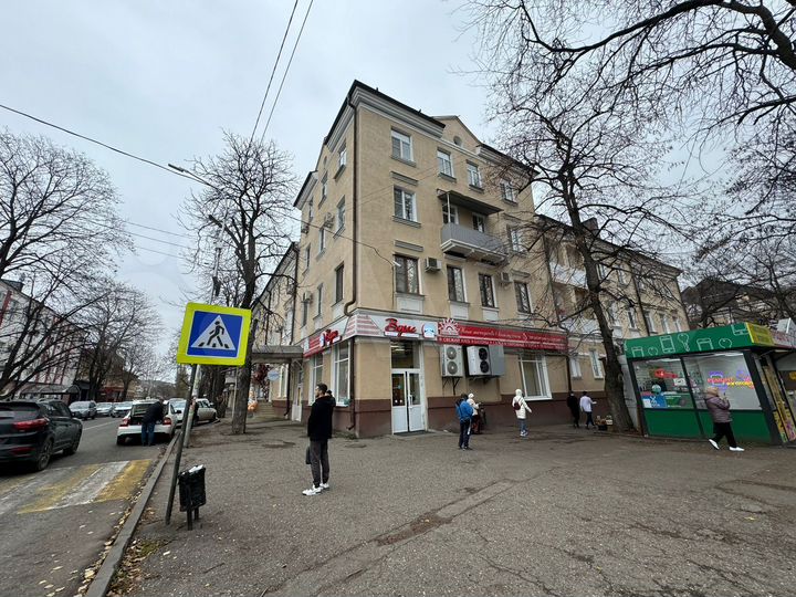 3-к. квартира, 73 м², 2/4 эт.