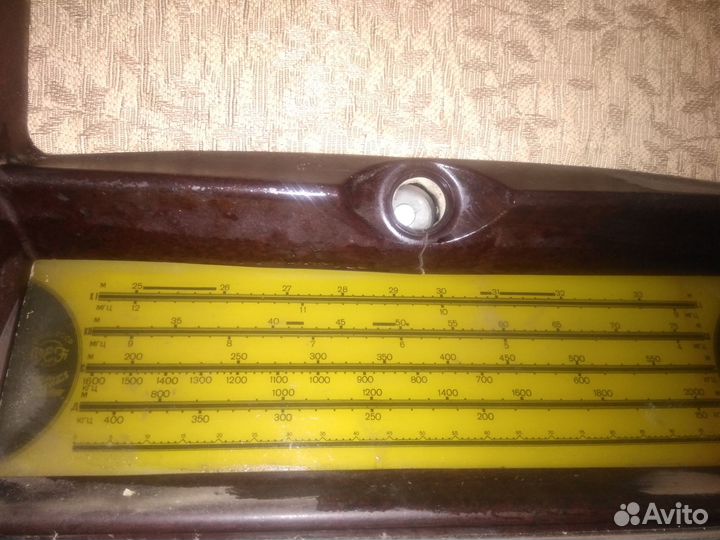 Радиоприемник старинный