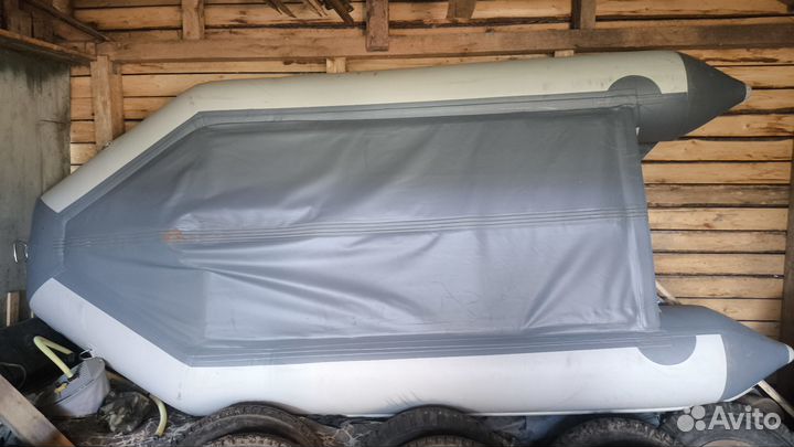 Лодка с мотором