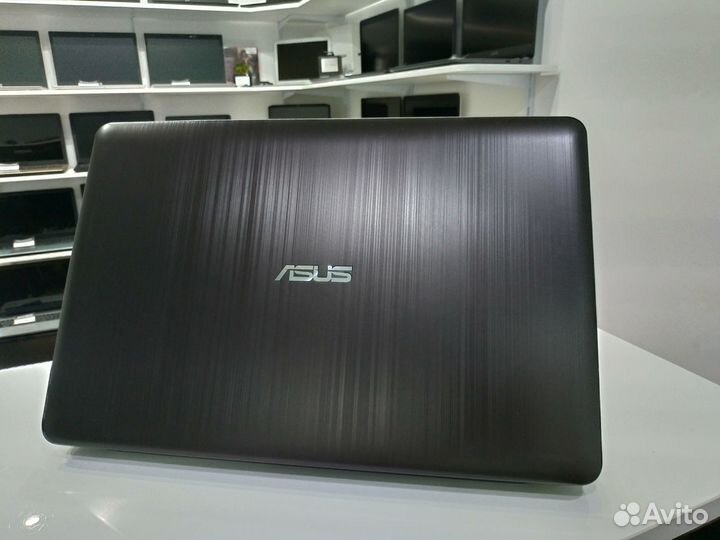 Ноутбук Asus i5-7200u 920mx