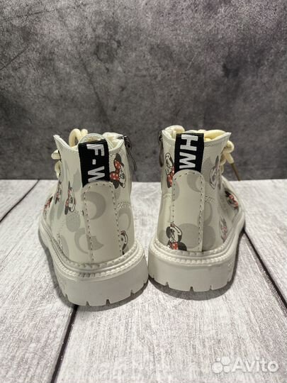 Ботинки для девочки 23