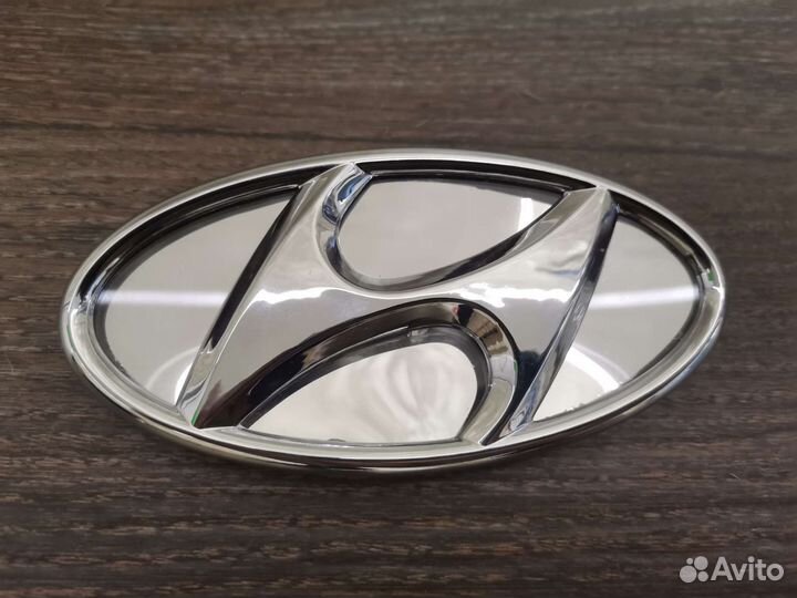 Светящаяся эмблема hyundai
