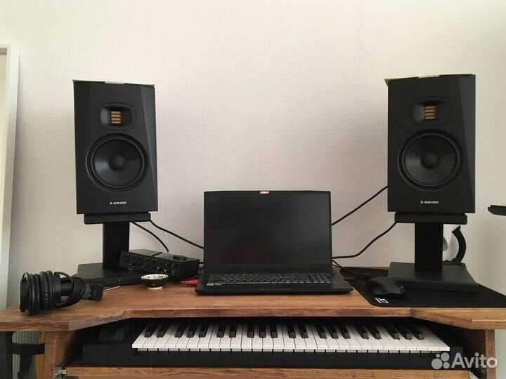 Стойки для студийных мониторов, акустики