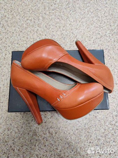 Туфли женские-кораловые 40 размер натурал. кожа