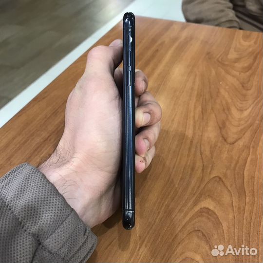 Телефон iPhone хр
