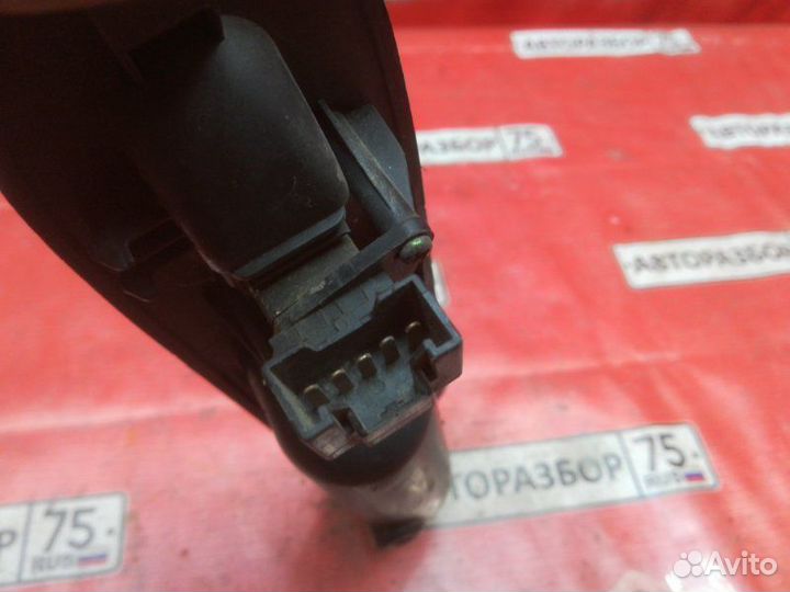 Кнопка стеклоподъемника передняя левая Honda Hr-V