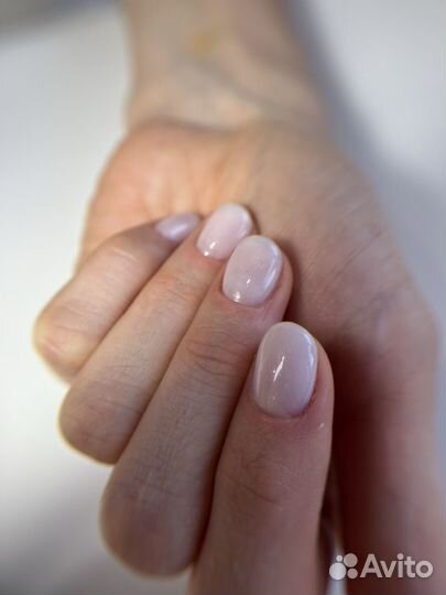 Модель на маникюр