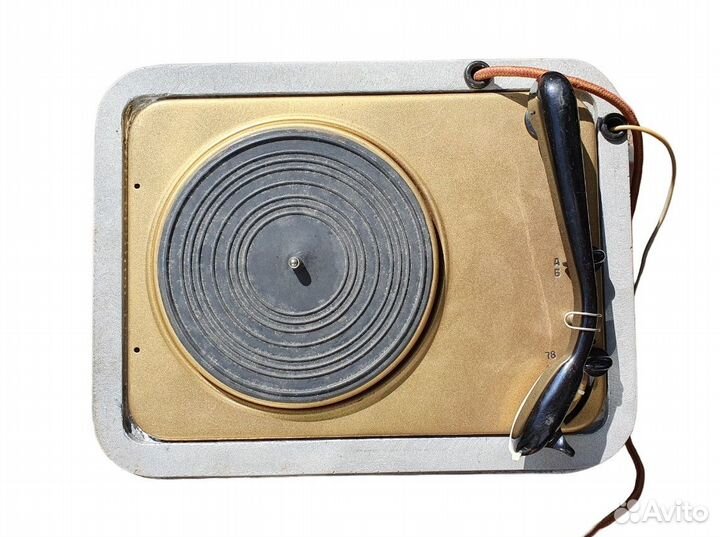 Винтажный портативный проигрыватель винила СССР