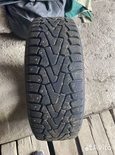 Pirelli Ice Zero 215/55 R16