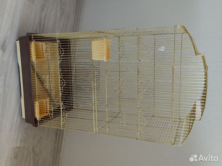 Клетка для крупного попугая