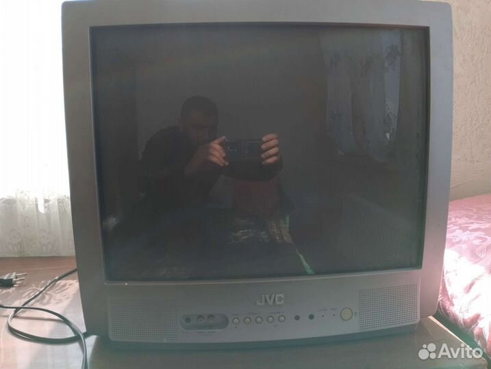 Телевизоры: LG flatron
