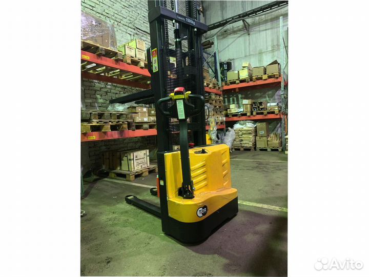 Штабелер самоходный