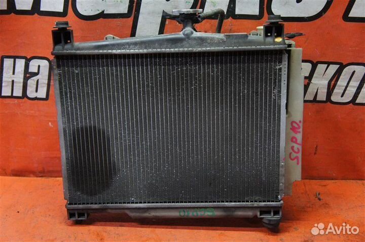 Радиатор передний Toyota Vitz SCP10 1szfe 2000