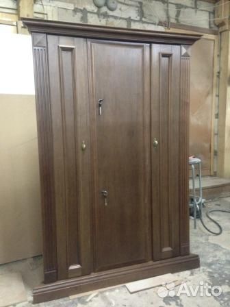 Оружейный сейф на 8 стволов в дереве 