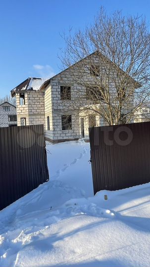 Дом 250 м² на участке 9,3 сот.