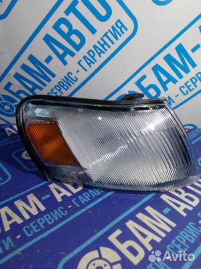 Габарит передний правый Toyota Corolla AE100 91-02