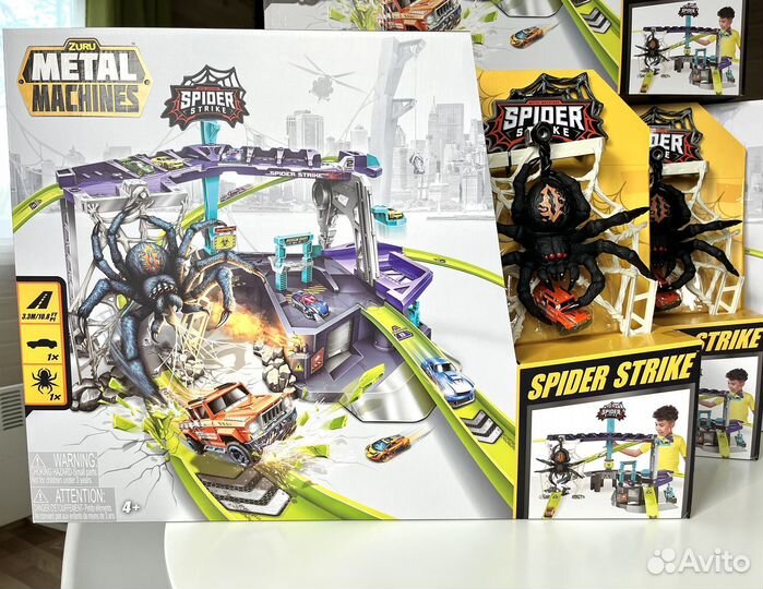 Гоночный трек с машинкой и пауком Zuru Metal