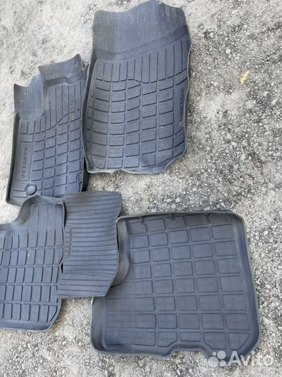 Продам комплект ковриков салона Renault Sandero 2