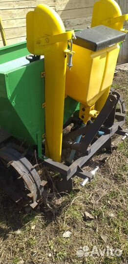 Картофелесажалка для минитрактора