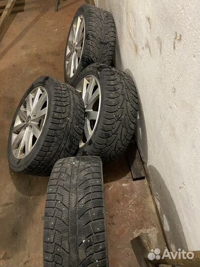 Hankook AH11 225/45 R17 C