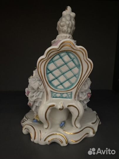 Фарфоровая статуэтка