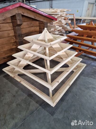 Клумба пирамида для цветов деревянная