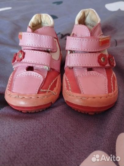 Ботинки на девочку 19