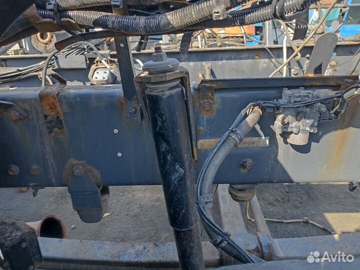 1696290 Амортизатор передний