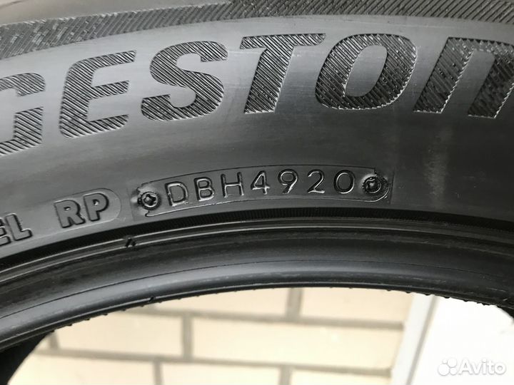 Bridgestone Blizzak DM-V2 275/50 R22 111T