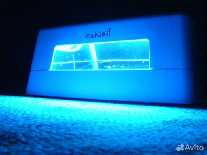 Ультрафиолетовая маникюрная лампа для маникюра