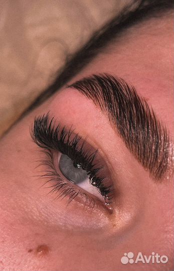 Наращивание ресниц в студии