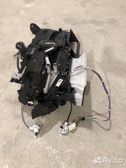 Печка на Toyota Corolla E180 в сборе (б/у, оригина