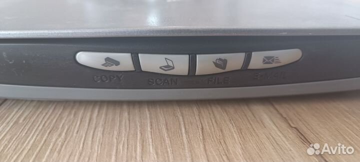 Рабочий сканер Canon Canoscan lide 35