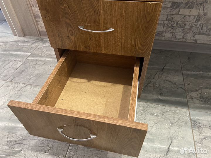 Стол компьютерный