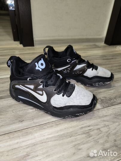 Кроссовки Nike