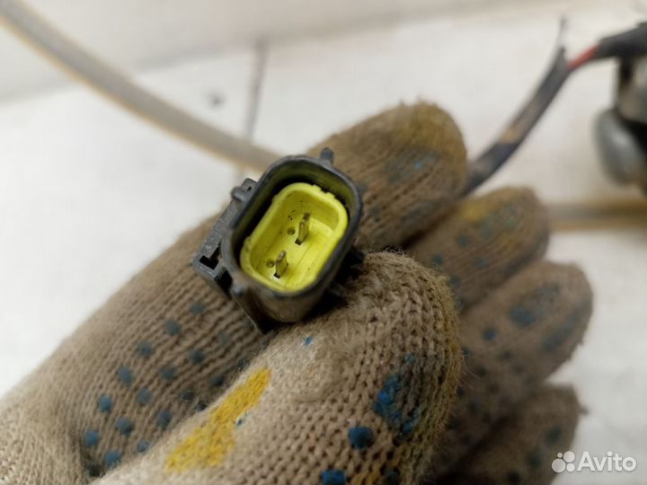 Стеклоподъемник электрический задний левый