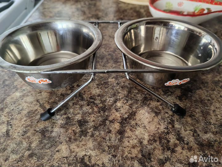 Миски на подставке для собак и кошек