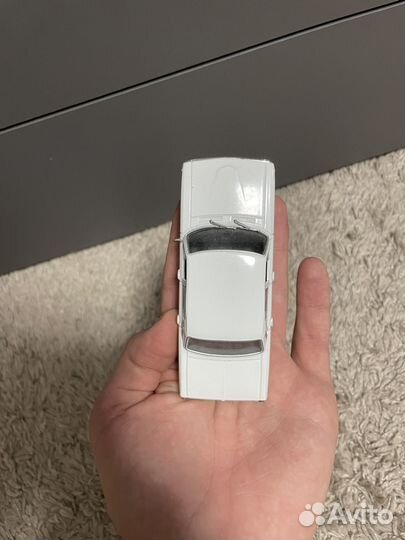 Модель автомобиля 1:43 Газ 24 Деагостини