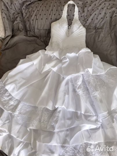 Платье свадебное белое или на выпускной