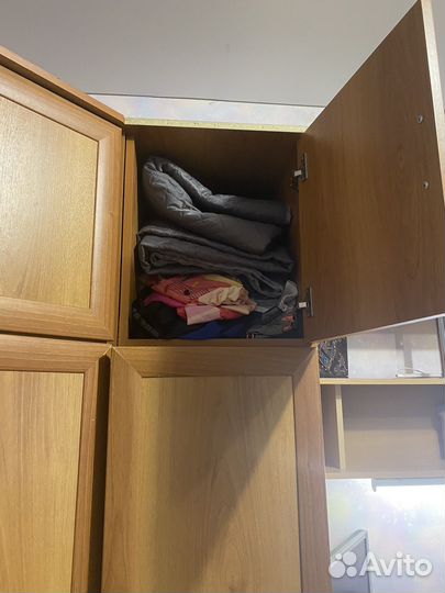 Компьютерный стол и шкаф