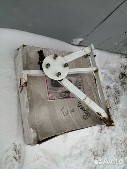 Кронштейн запасного колеса LADA largus