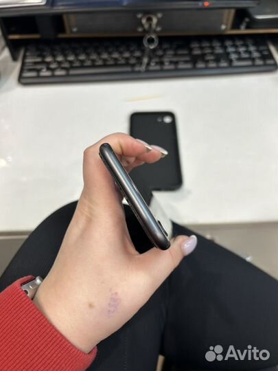iPhone 8, 64 ГБ