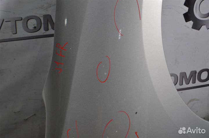 Крыло переднее правое toyota prius NHW20