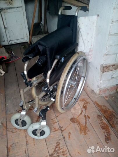 Инвалидная коляска