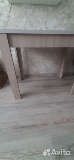 Кухонный стол