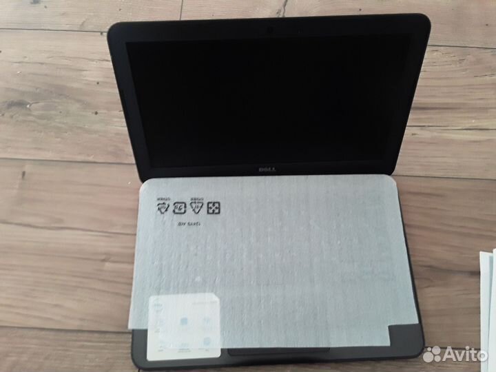 Нетбук Dell Inspiron 11 3000 Series