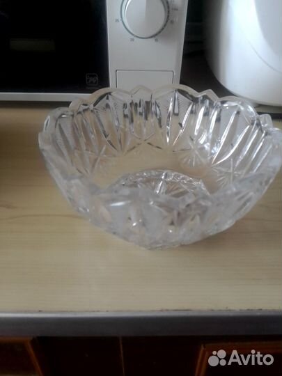 Хрустальная конфетница